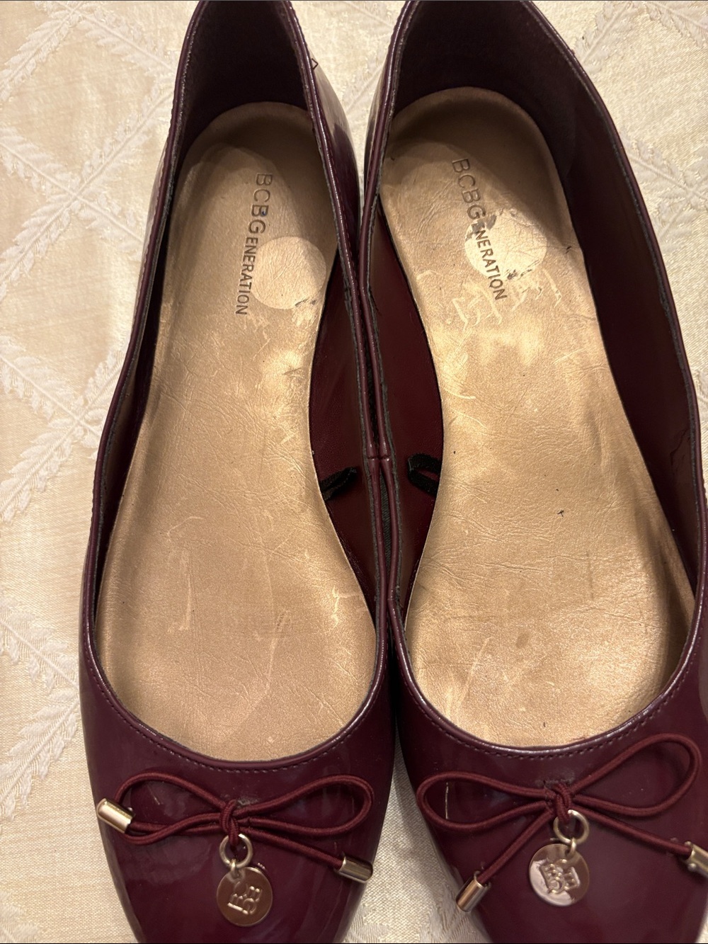 BCBGeneration Women's Burgundy Bow Ballet Flats